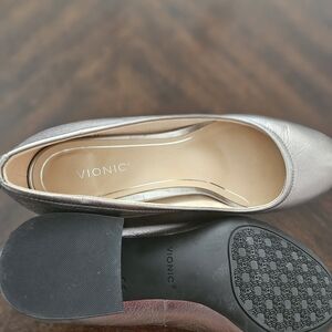 Vionic Women's  Metallic Chunky Heel